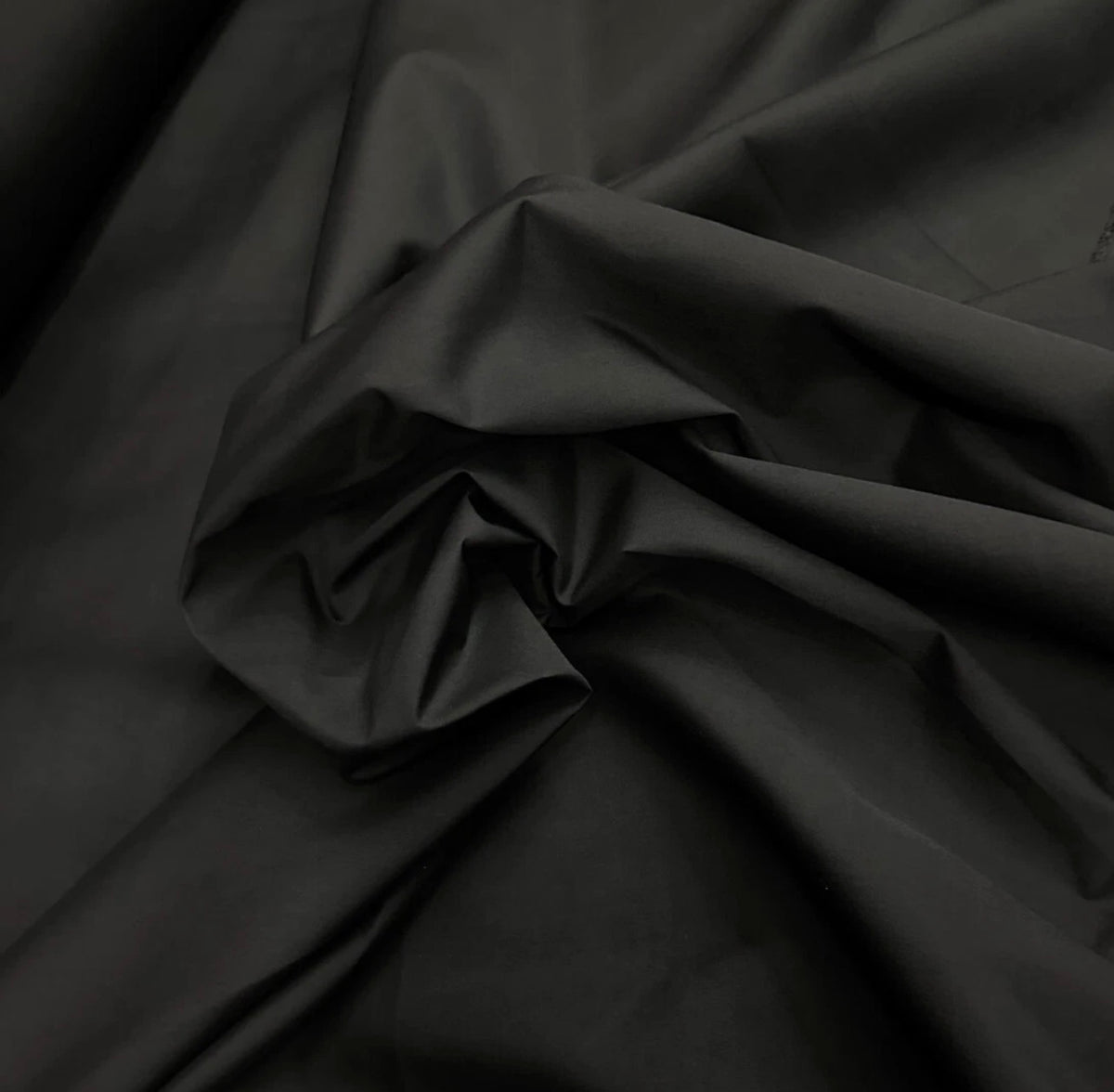 3 metres black daisy floral scuba crepe jersey stretch fabric 58 inches wide