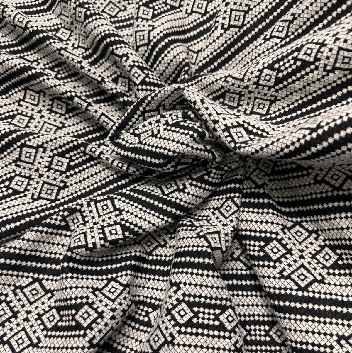3 metres black white zigzag print double knit jersey jacquard fabric 58 inches wide